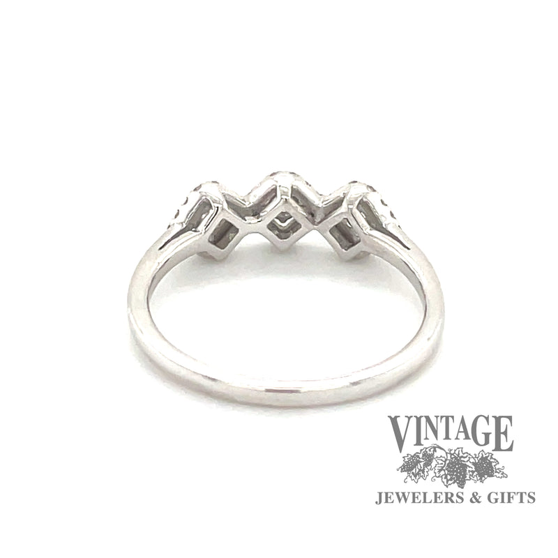 14 karat white gold diamond 3-square halo band, rear view