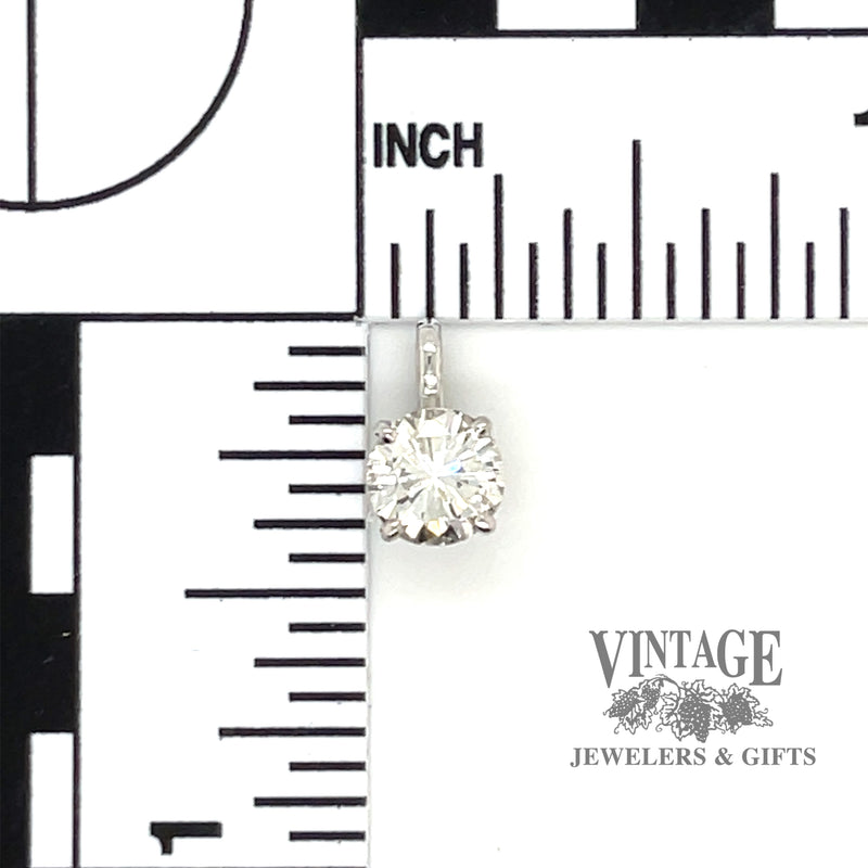 .95 carat Natural diamond 14kw gold solitaire pendant scale