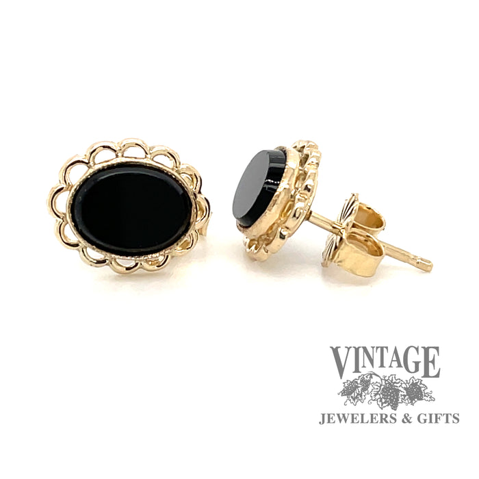 Black oval onyx earrings in 14 ky gold