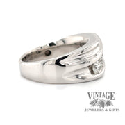 14 karat white gold diagonal 5 stone diamond ring, side view