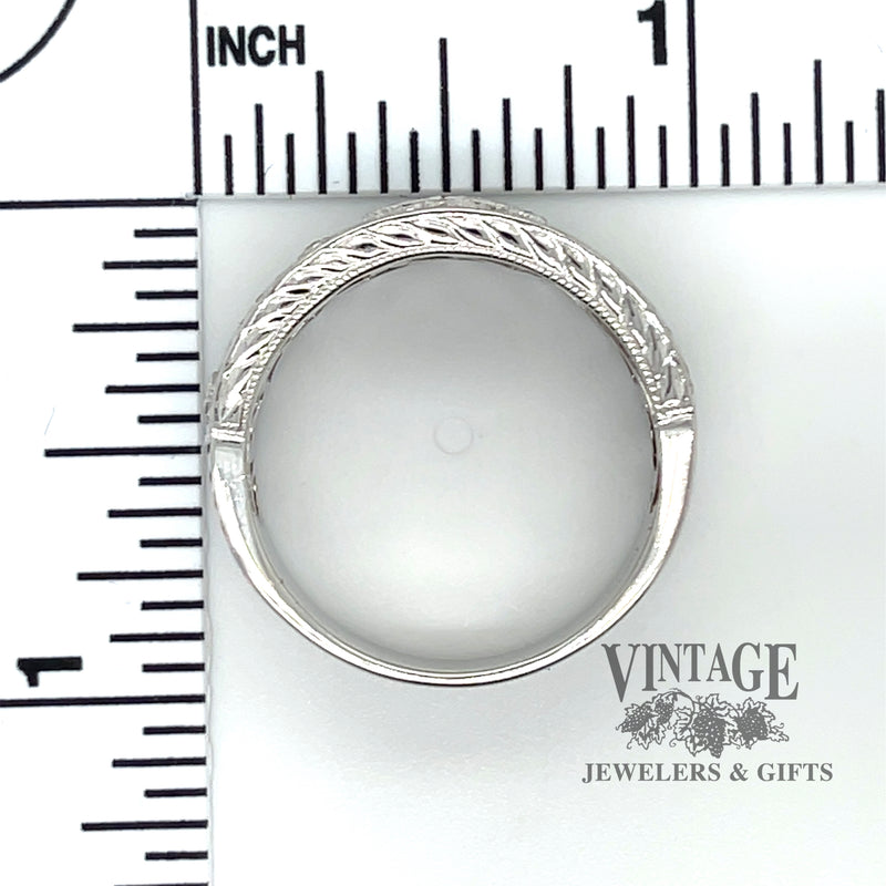 Diamond scroll 14kw gold ring scale