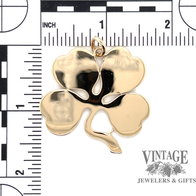 Four leaf clover 14ky gold pendant scale