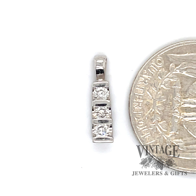 Bar set three diamond 14kw pendant