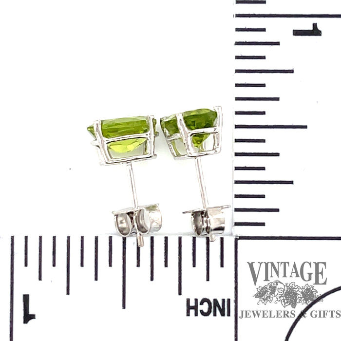 Oval peridot 14kw stud earrings scale