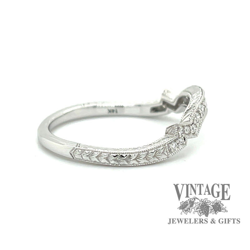 Diamond hand engraved fitted 14kw gold wedding ring band side