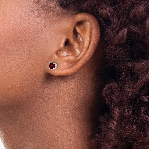 14 karat white gold 5 mm round natural Garnet stud earrings