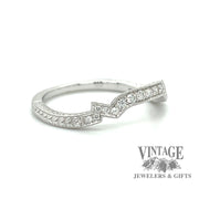 Diamond hand engraved fitted 14kw gold wedding ring band angle