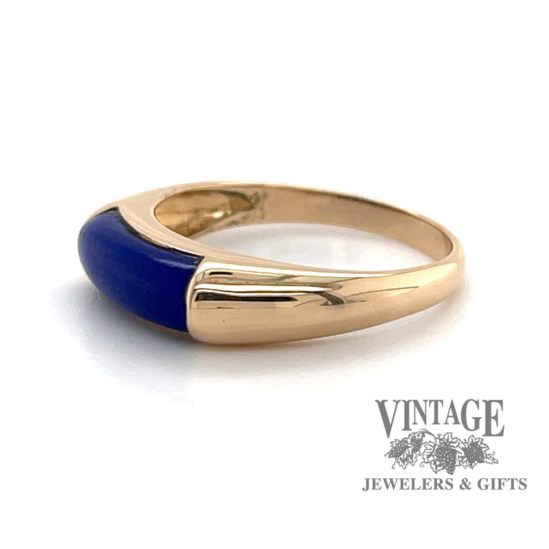 14 karat yellow gold Lapis saddle ring, angled view