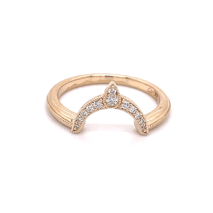 Diamond fitted band in 14k yellow gold