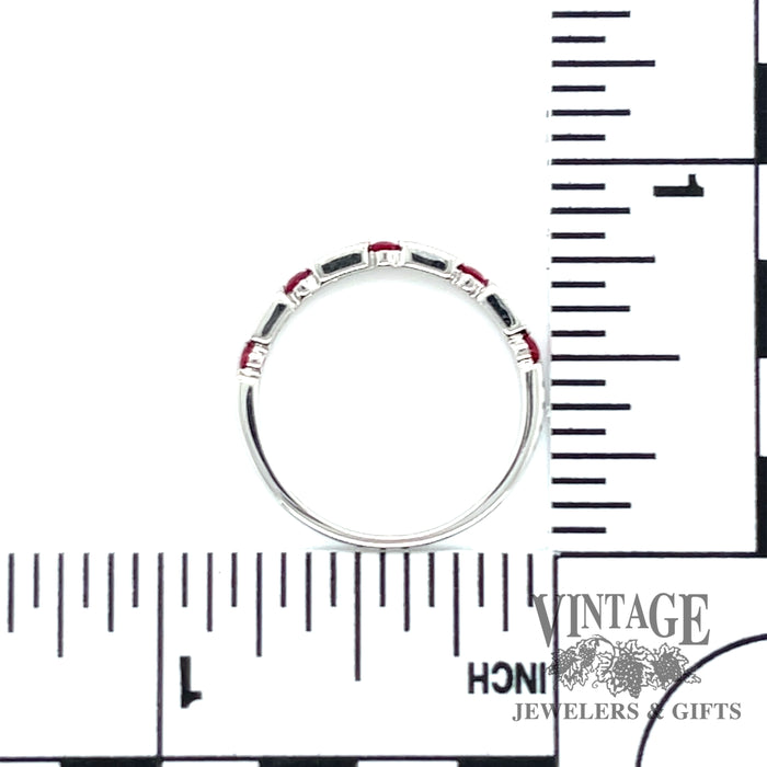Ruby and diamond 14kw gold ring scale