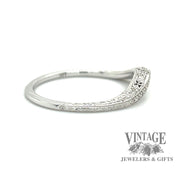 Curved 14kw gold diamond wedding ring band side