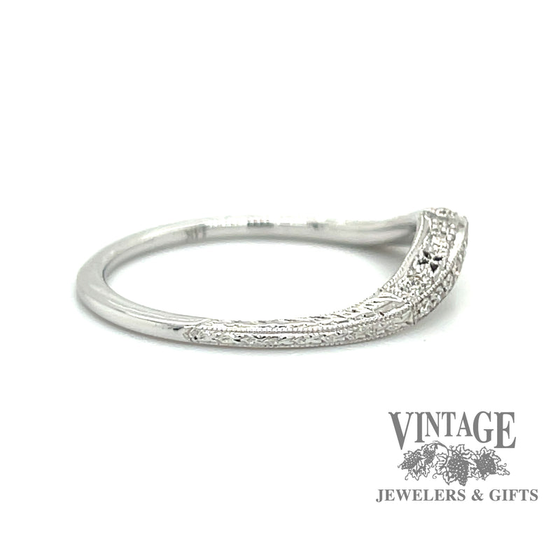 Curved 14kw gold diamond wedding ring band side