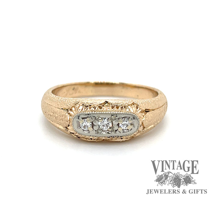 .18ctw three diamond 14k yellow gold ring