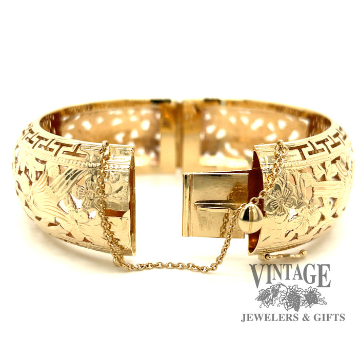 Ming’s hummingbird motif 14ky gold wide hinged bangle bracelet clasp