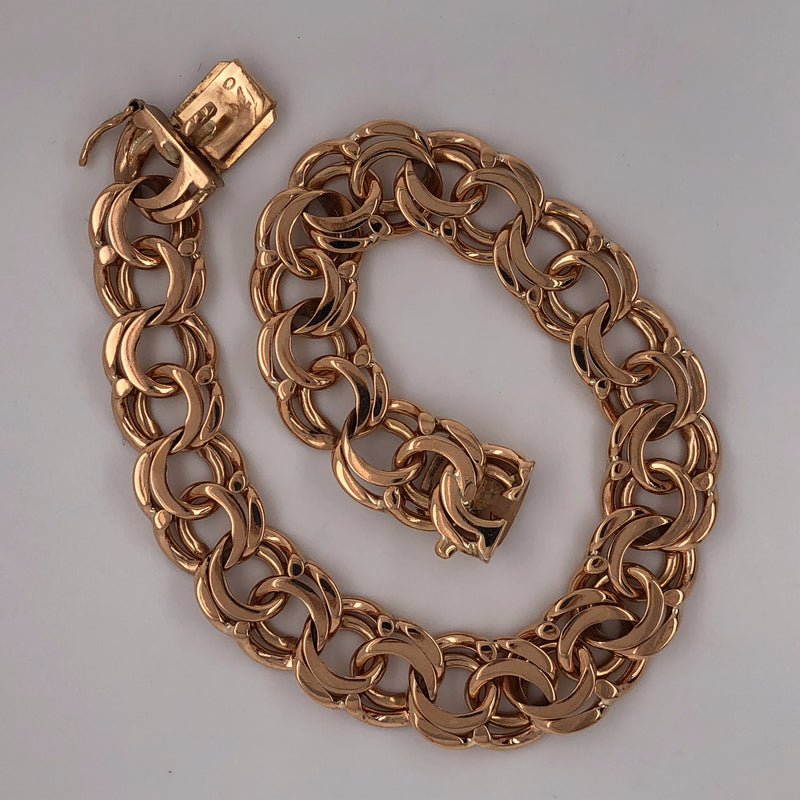 Picture of 18K yellow gold  8-7/8" wide bismarck link bracelet.