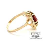 14 karat yellow gold 1.70ct oval garnet freeform ring, side view