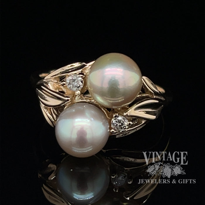 2 pearl with diamonds ring in 14ky gold