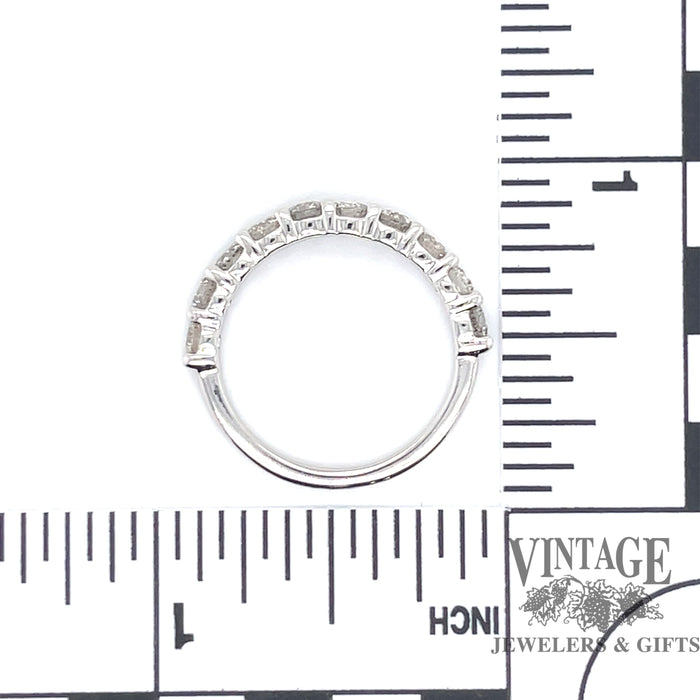 Diamond 1 CTW 14kw gold ring band scale