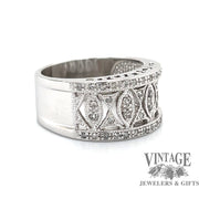 Marquise patterned 14kw gold diamond ring angle