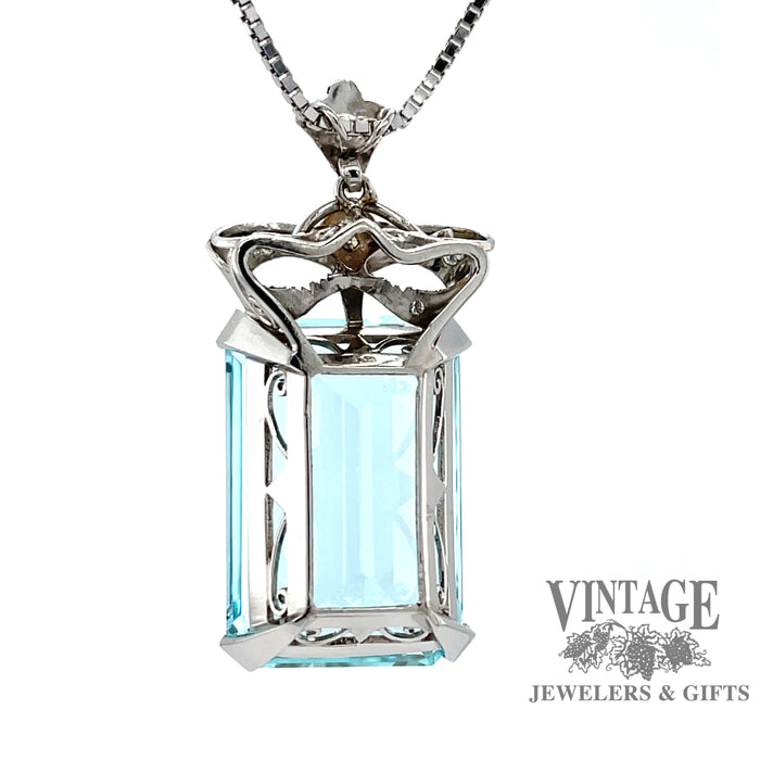 Aquamarine and diamond vintage platinum pendant, cack side