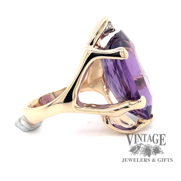19.8 carat cushion shaped amethyst and diamond 14ky gold ring side