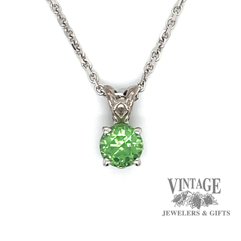 14 karat white gold 1.04 carat round tsavorite pendant