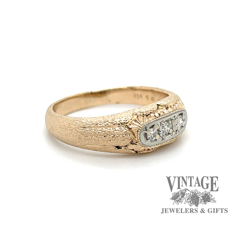.18ctw three diamond 14k yellow gold ring