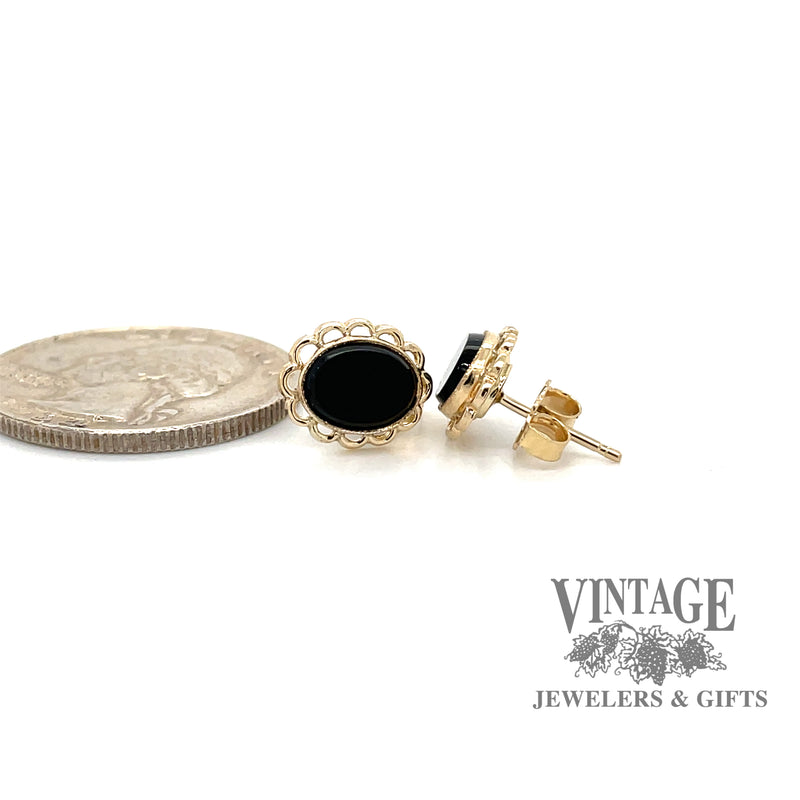 Black oval onyx earrings in 14 ky gold