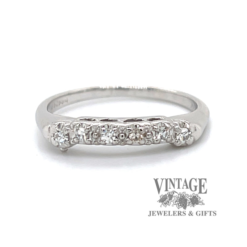 Diamond illusion head 18kw gold wedding band