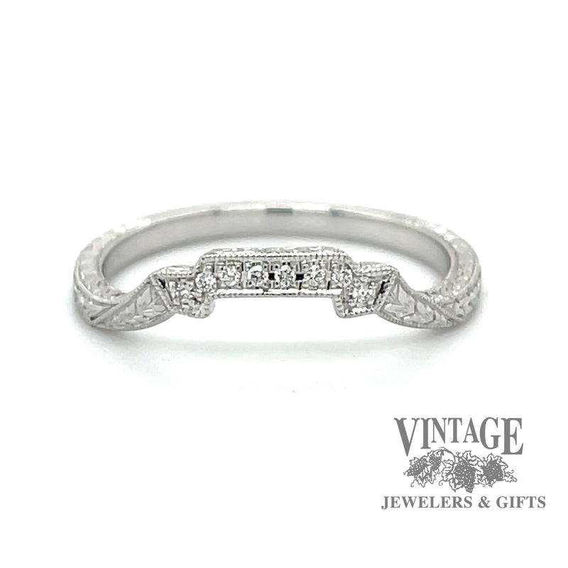 Diamond hand engraved 14kw gold wedding band