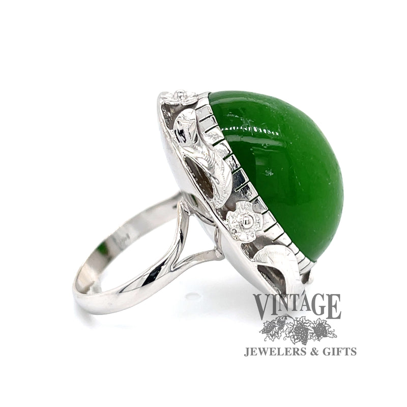 Natural oval green quartz 14kw gold ring